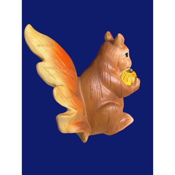 Squirrel Figurine With Fall Autumn Leaf and Acorn - Picture 7 of 12